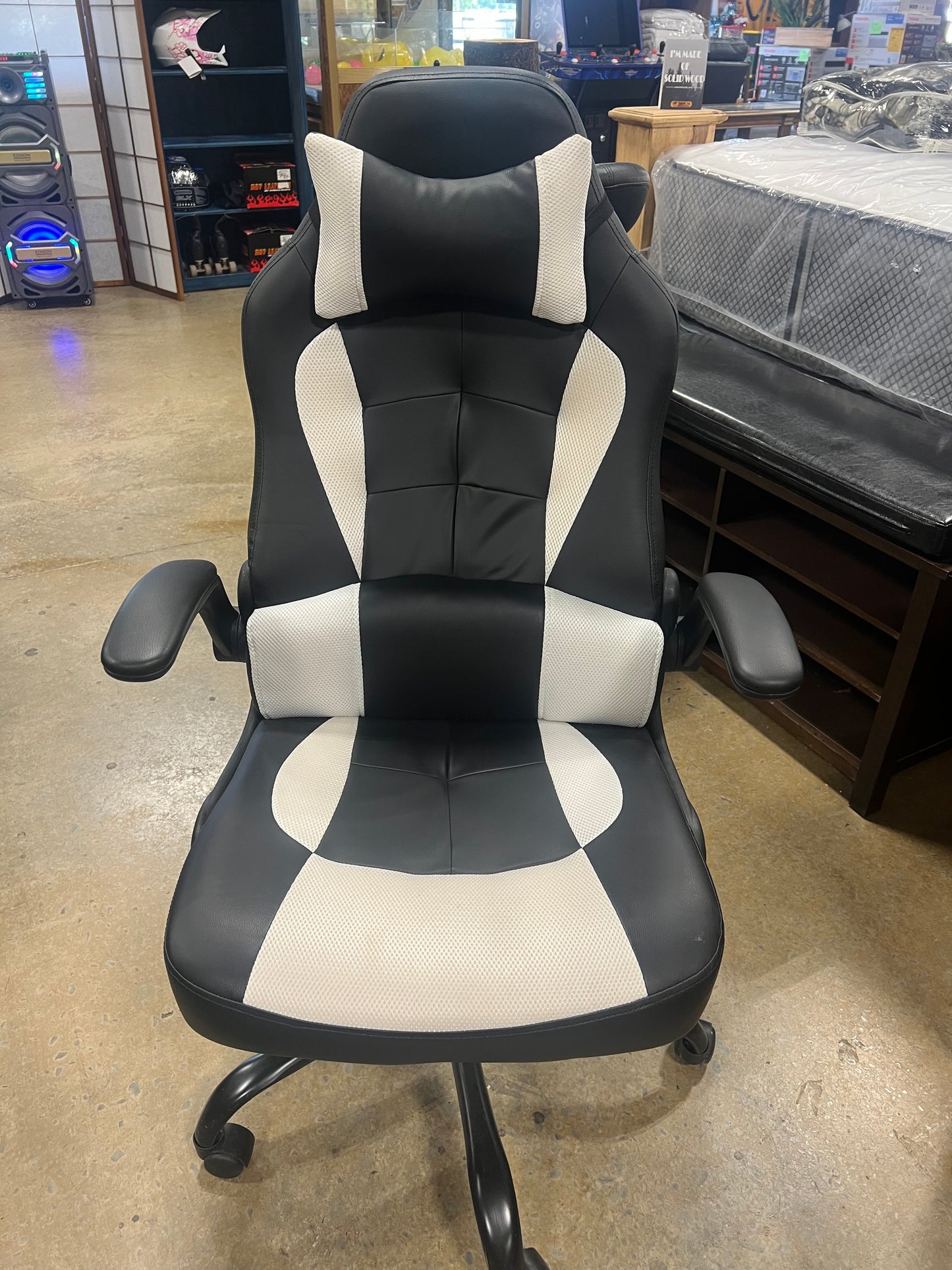 Office/gaming chairs
